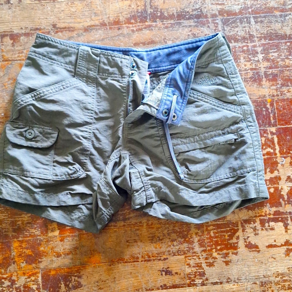 NorthFace Green shorts size 6